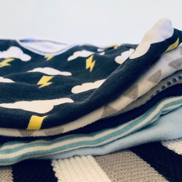 💰LOT OF 15 Onesies! 💰 - Picture 6 of 6